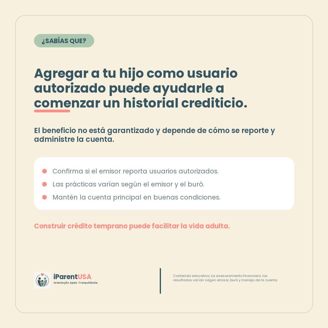 Madre o padre e hijo aprendiendo sobre una tarjeta y el historial crediticio en Estados Unidos
